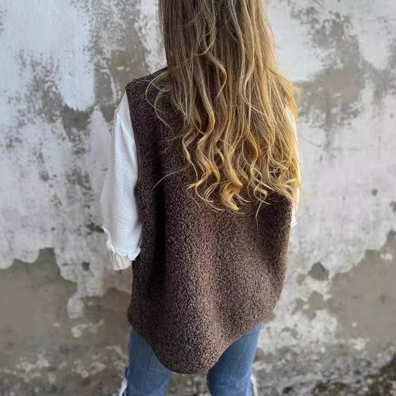 Rhea | Button-down Short Warm Vest